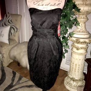 BEAUTIFUL STRAPLESS BLACK BROQUIE DRESS